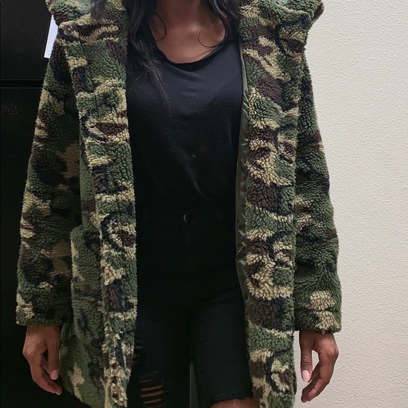 Forever 21 Jackets & Blazers - Camo Print Hooded Coat